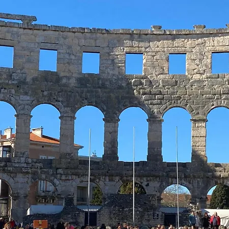 Zadarska Appartamento Pola